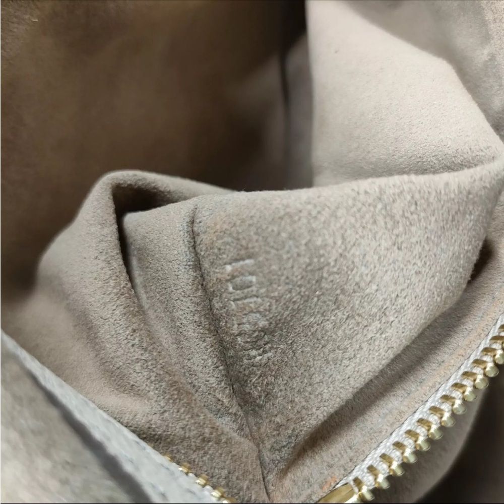 Auth Louis Vuitton Neutrals Monogram Mahina L Hobo M93123 LV Handbag Beige Purse - Picture 16 of 16